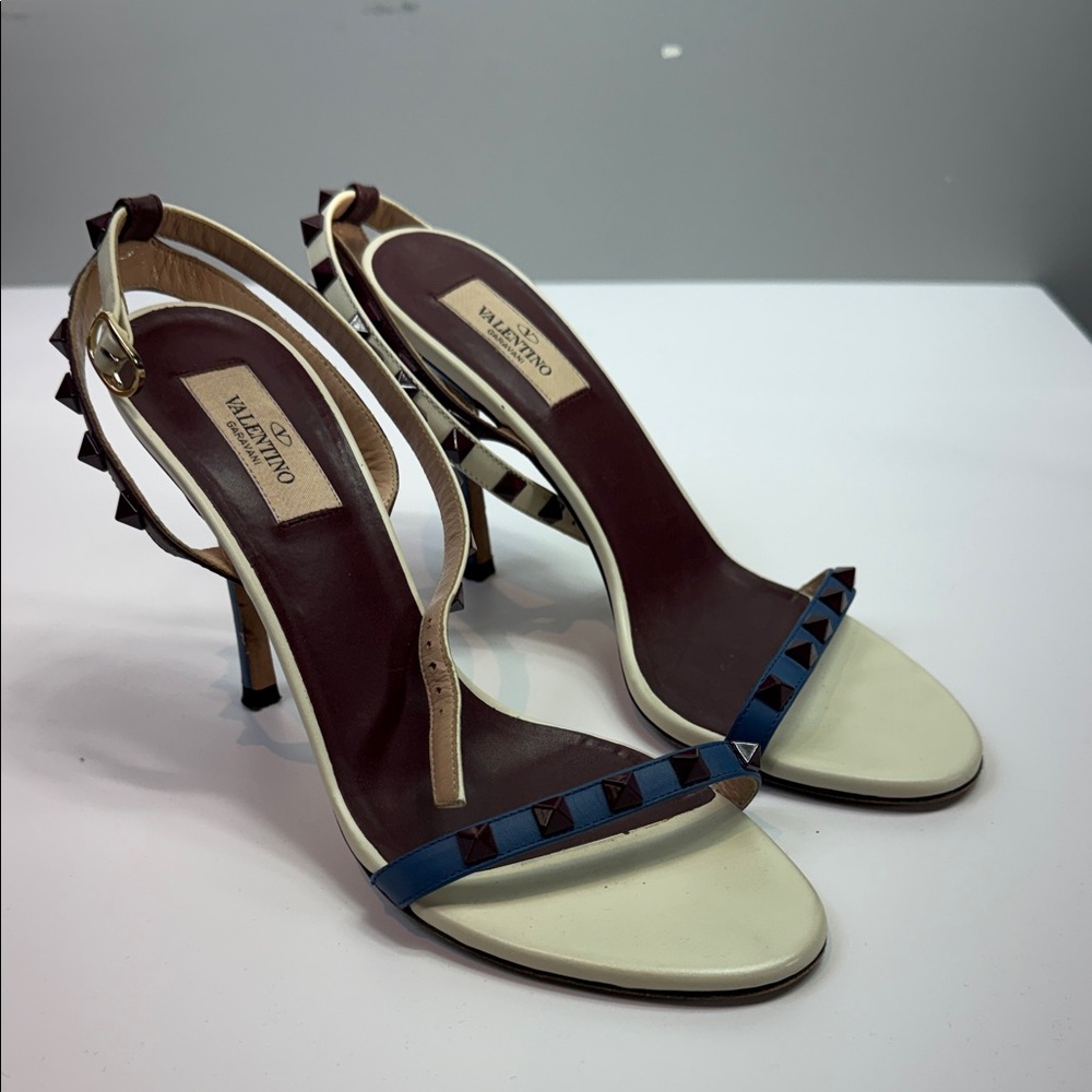 Valentino Rockstud Leather Ankle‑Strap Sandals | Size 38 - Picture 3 of 6